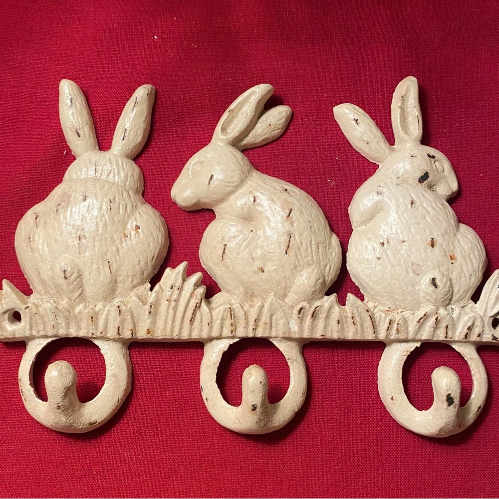 Cream Cast Iron Rabbit Wall Hook Decor Vintage